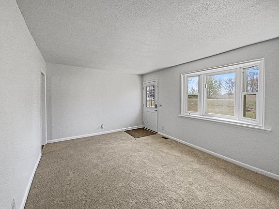 3rd image of 615 Lafayette Ct
