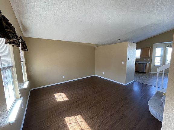 2nd image of 5423 S Valdai Way