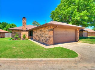 1727 Lionsgate Cir, Bethany, OK 73008
