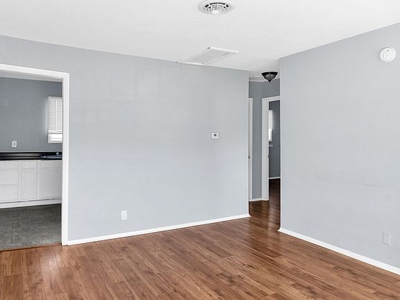 3rd image of 707 Carter Sells Rd #1