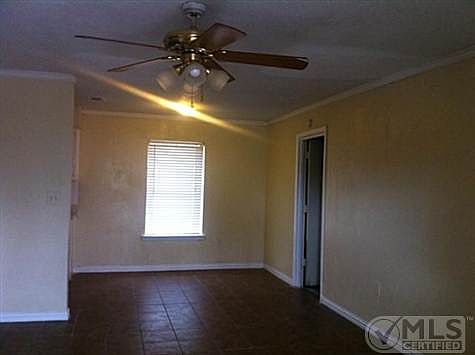 3rd image of 803 Johnnie Row