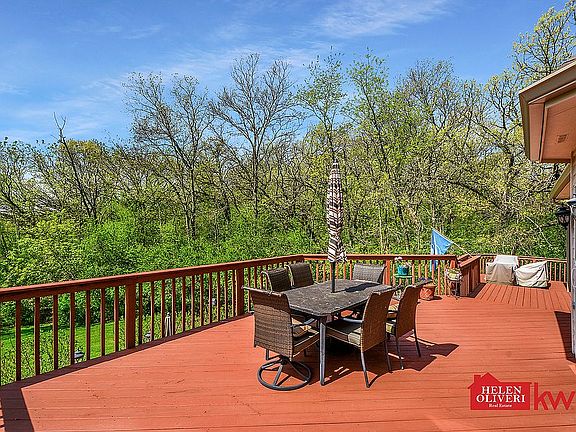 4th image of 23 Arrowwood Dr