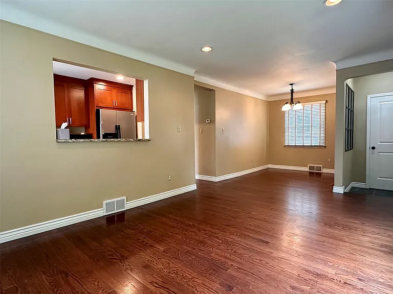 9 Chippewa Ave — Photo 3