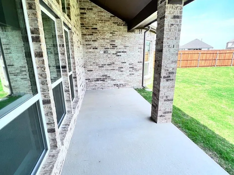 1800 Wade Ct — Photo 38