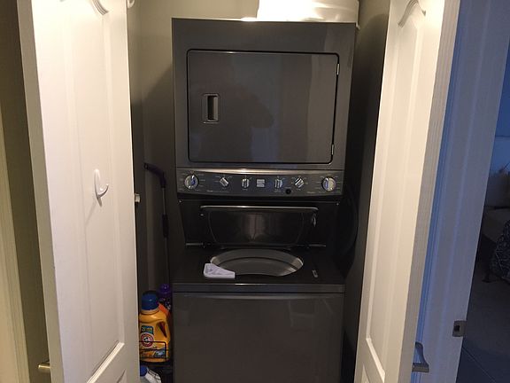 4th image of 1001 S Church St Unit 404