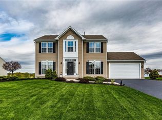 4685 Manor Hill Dr, Syracuse, NY 13215