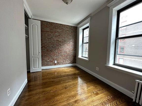 3rd image of 340 E 18th St APT 4C