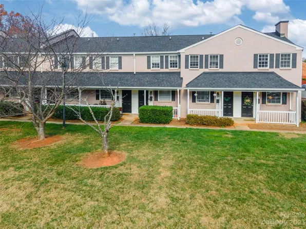 1224 Green Oaks Ln APT J, Charlotte, NC 28205