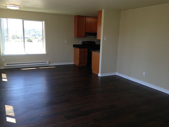 3rd image of 2405 NW 65th St APT 402