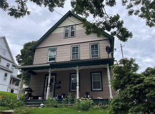 48 Pleasant St, Putnam, CT 06260