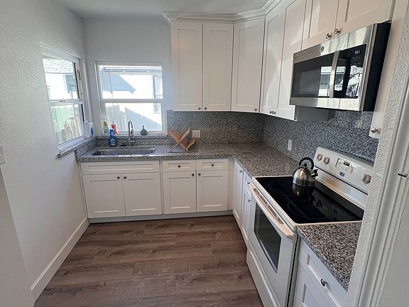 3rd image of 812 E McKinley Ave #812
