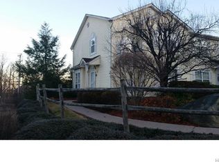 418 Arbor Ln, New Windsor, NY 12553