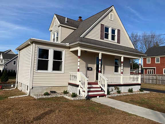 Front is facing East.