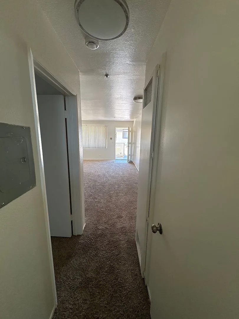 Broadway Apartments — Photo 4