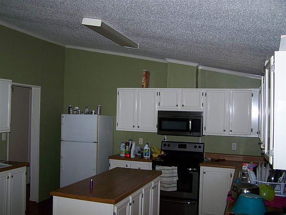 4th image of 483 Tumble Rock Dr