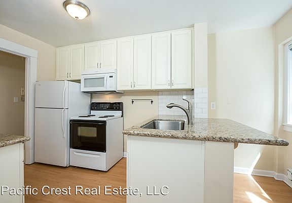 4th image of 1012 Queen Anne Ave N APT 05
