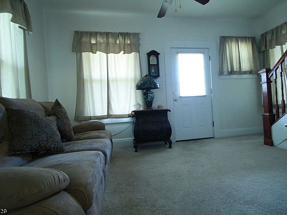 3rd image of 302 Lincoln St