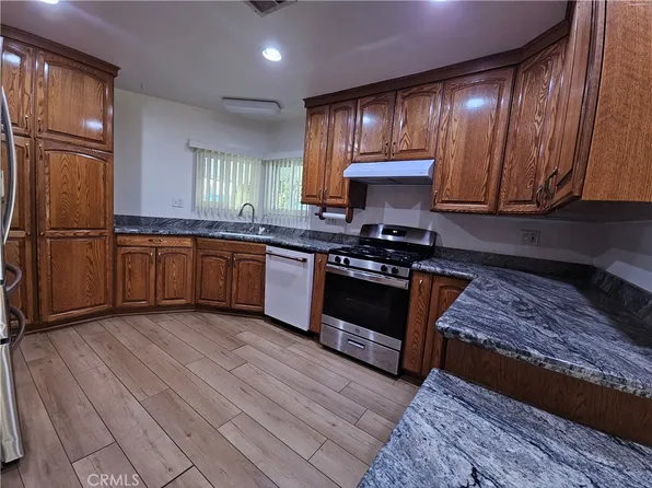 616 45th St, Bakersfield, CA 93301
