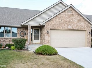 1239 Milan Dr N, Sycamore, IL 60178