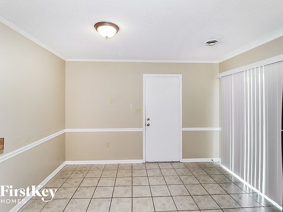 5th image of 5105 Barkshire Dr