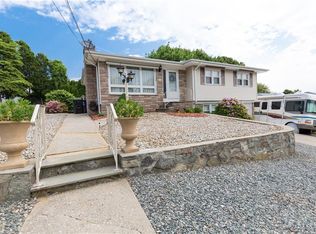 107 Meadow Rd, North Providence, RI 02904