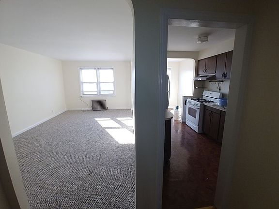 4th image of 2132 Steinway St