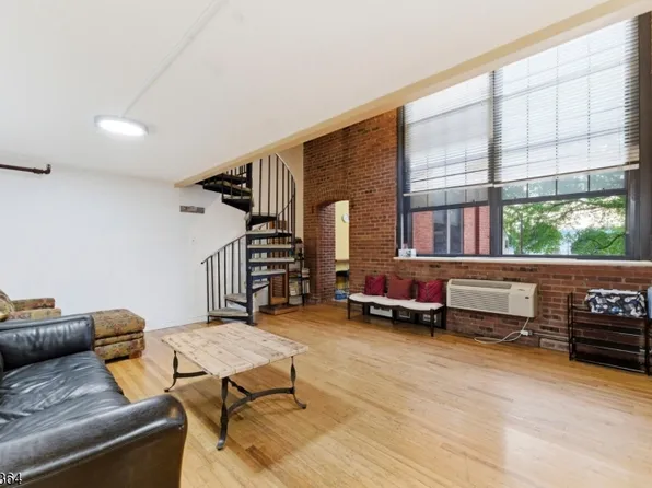 366-382 Trenton Ave #2F, Paterson City, NJ 07503
