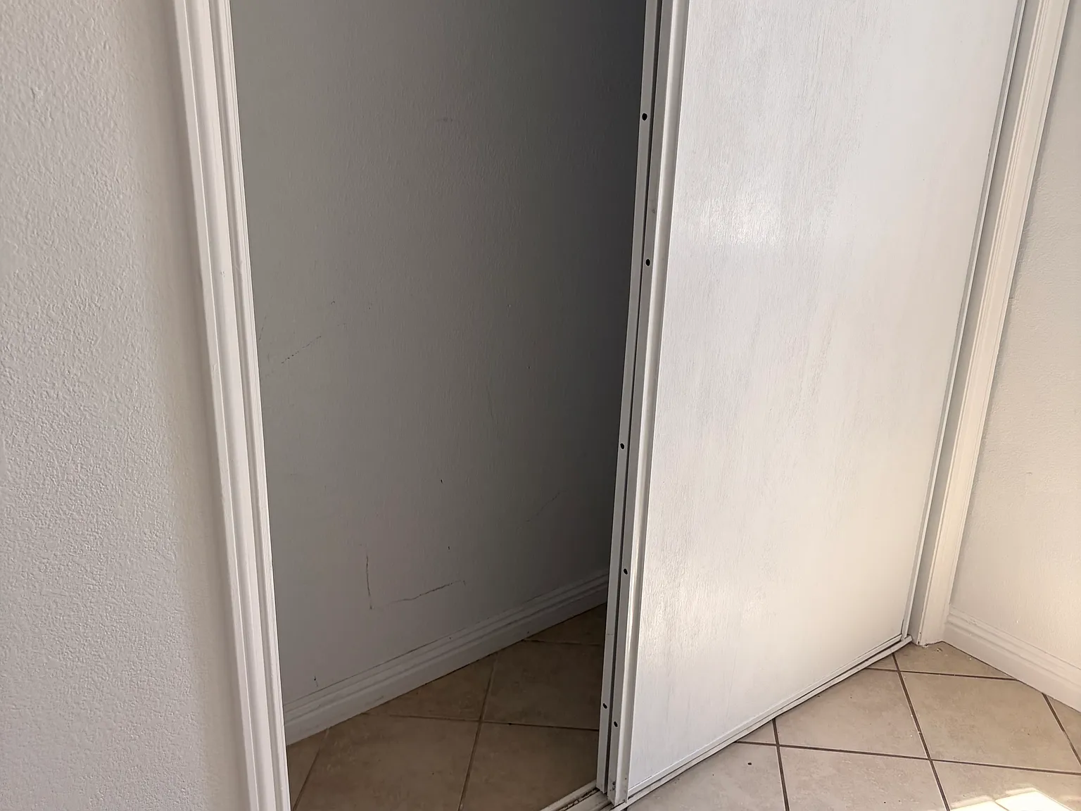 2 bed, 1100 sqft, $2,450 — Photo 3