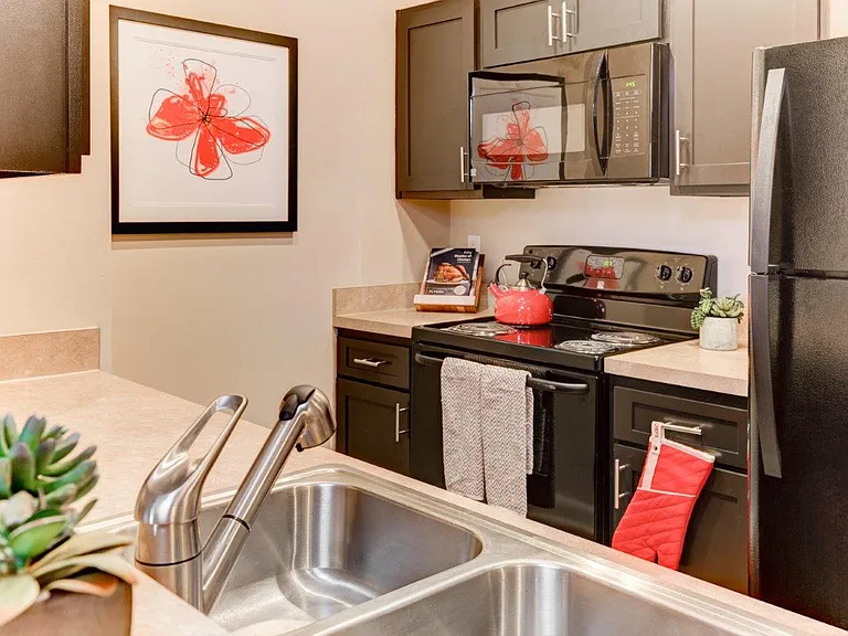 The Bradford at Easton Apartment Homes — Photo 43