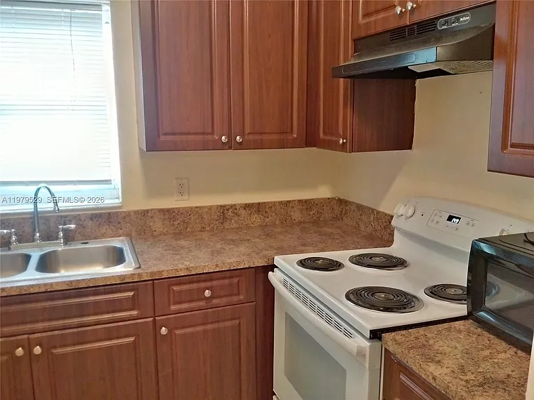 4160 NW 21st St #253-A — Photo 3