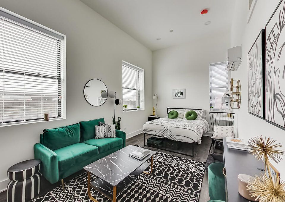 1st image of 1123 W Wilson Ave #101