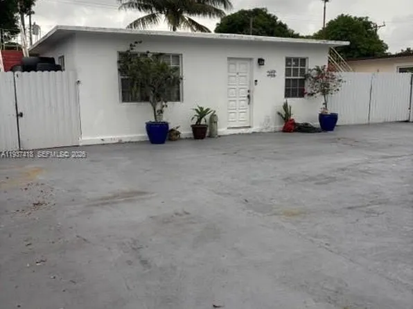 832 E 20th St, Hialeah, FL 33013