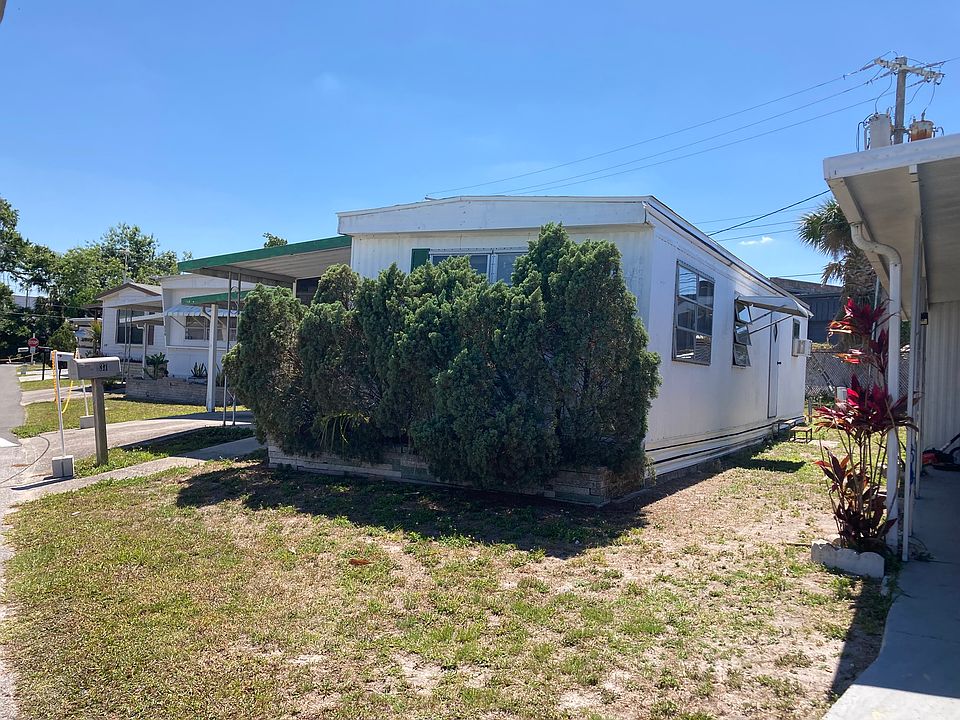 2nd image of 337 Sterling Dr W #337