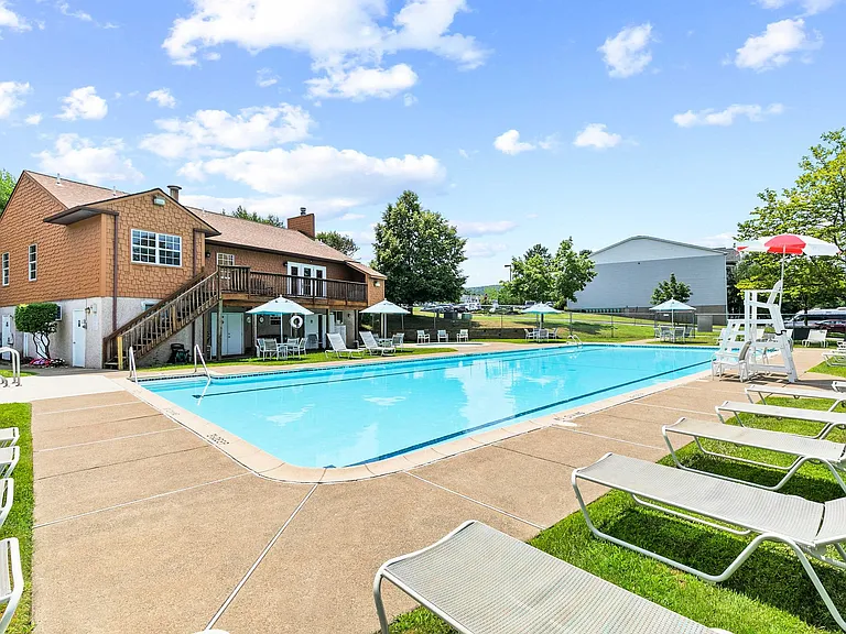 608 Wildflower Dr — Photo 7