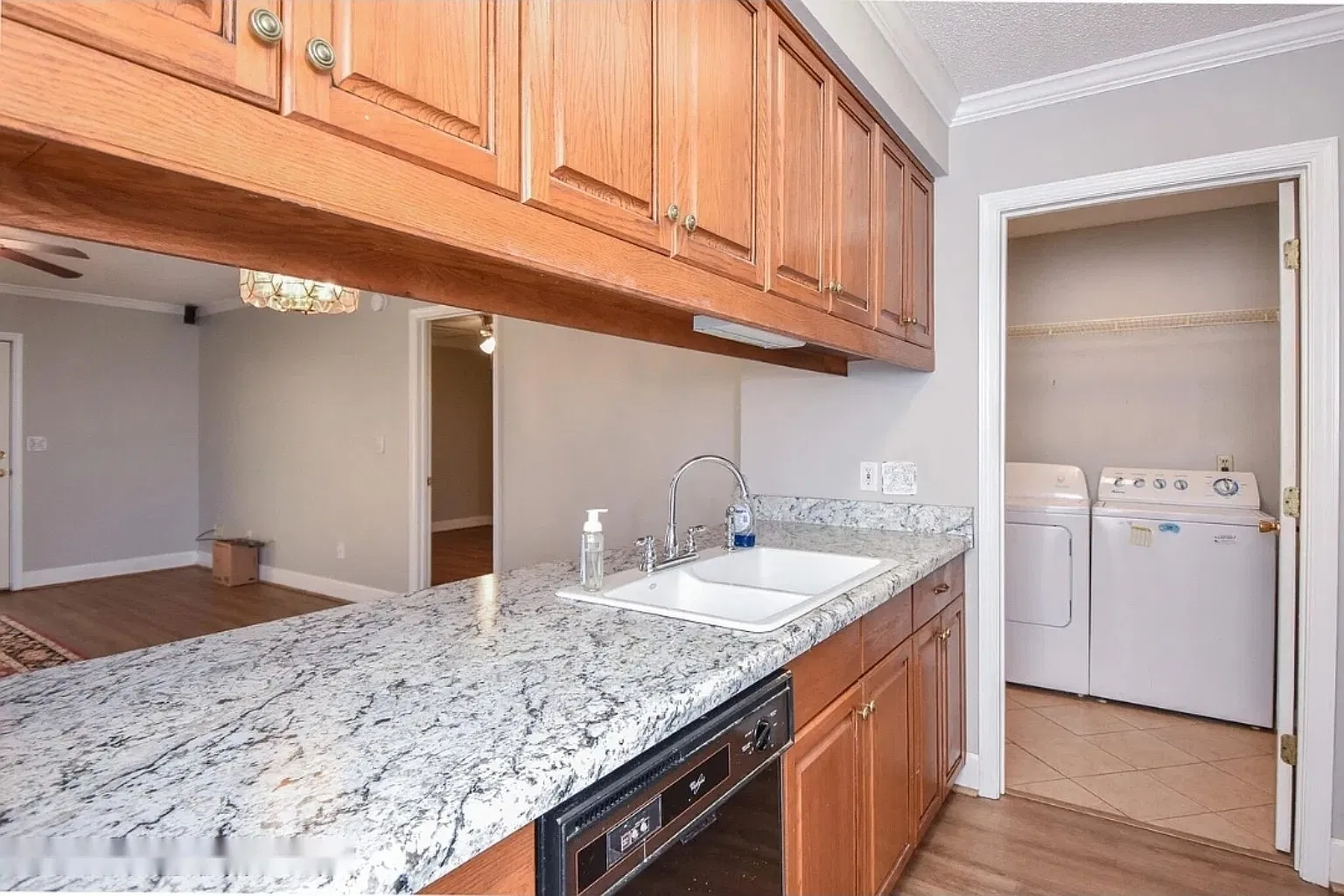 3 bed, 1179 sqft, $1,300 — Photo 4