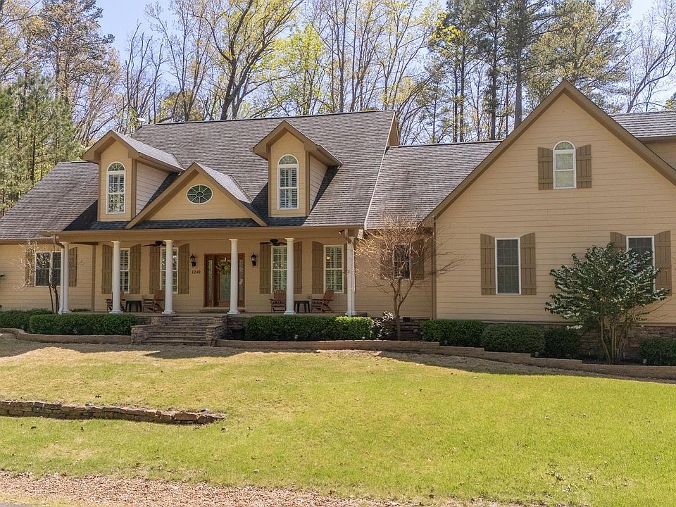 1st image of 1240 Point Grand Dr