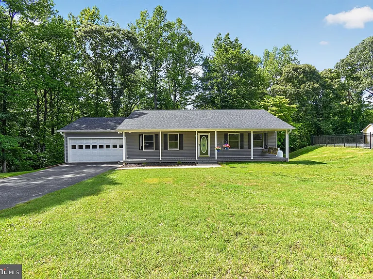 5118 Coach Ct — Photo 1