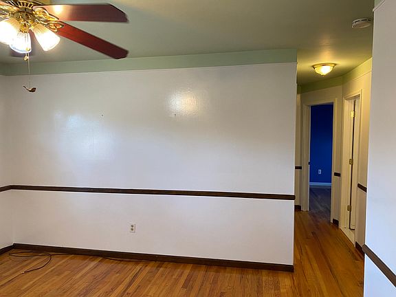 4th image of 30834 Marquette St