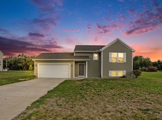 11237 Meadow Wood Cir, Greenville, MI 48838