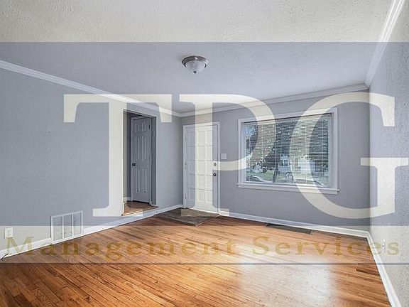 5th image of 5538 Wabash Ave #1