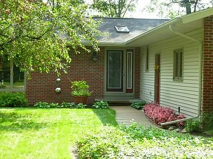3109 Camberley Ln photo 1