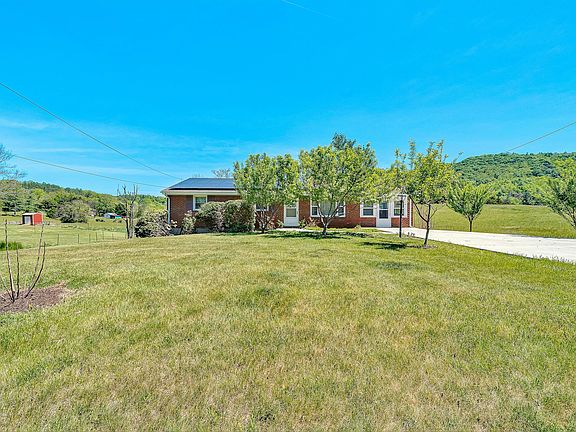 3rd image of 4758 Bandy Rd