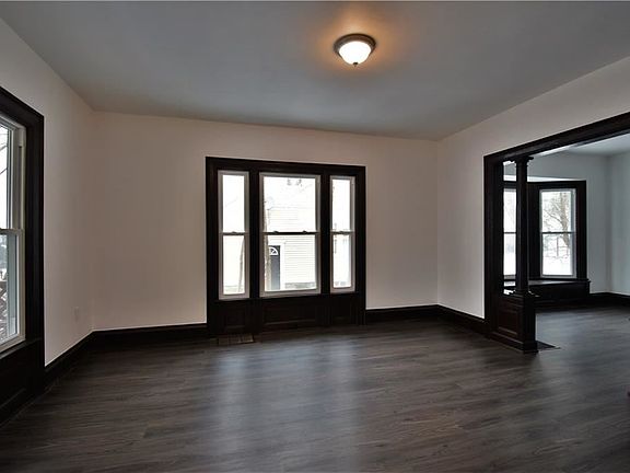 4th image of 49 Linwood Ave