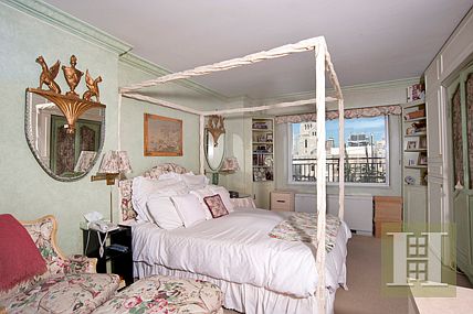 4th image of 27 E 65th St APT 15B