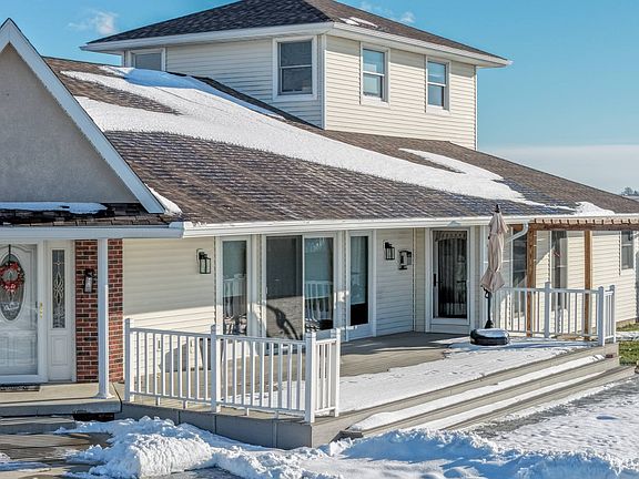 2nd image of 3014 Fieldcrest Dr