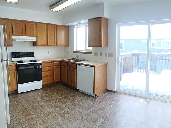 2nd image of 4223 E Longfellow Ave