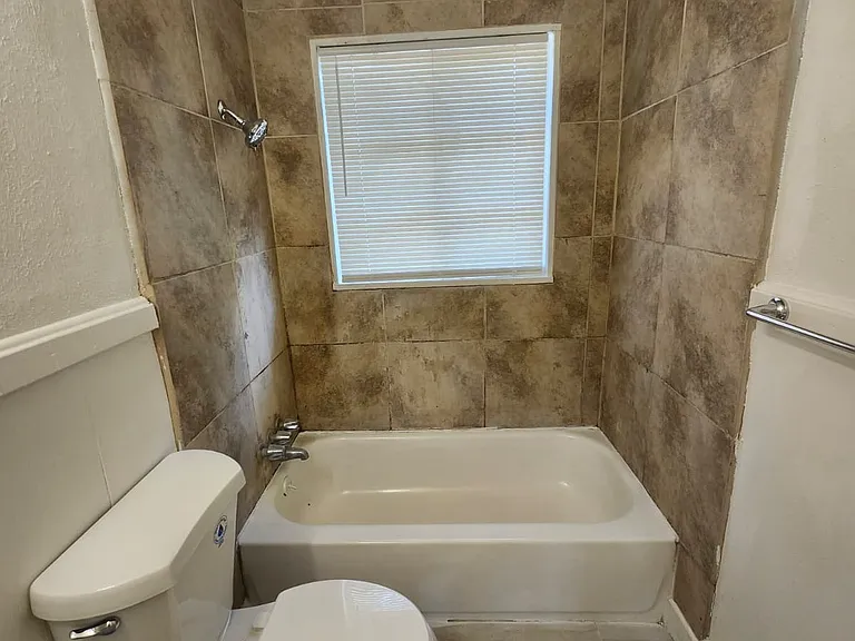 2632 Shannon St — Photo 5