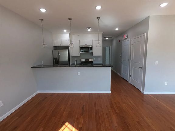 4th image of 1502 43rd St APT 4