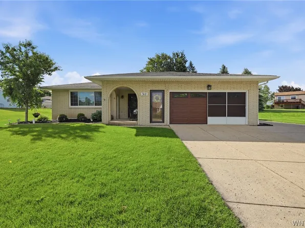 312 Barbados Dr, Buffalo, NY 14227