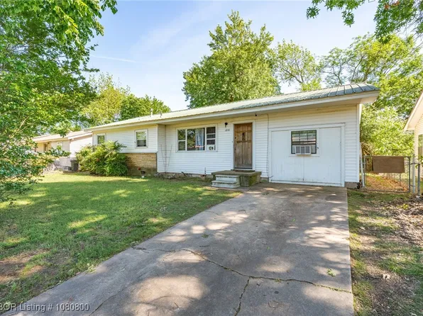 1810 Waco St, Fort Smith, AR 72901